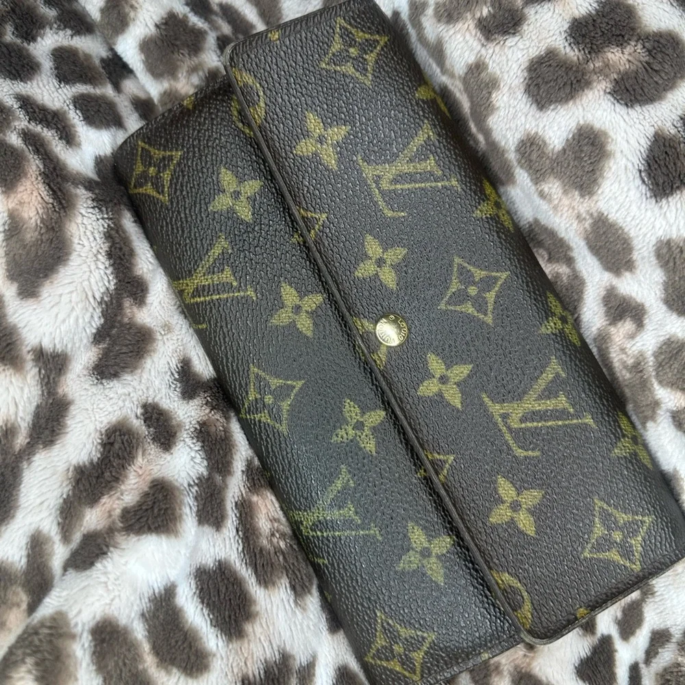 Louis Vuitton Sarah wallet Monogram - Picture 3 of 17